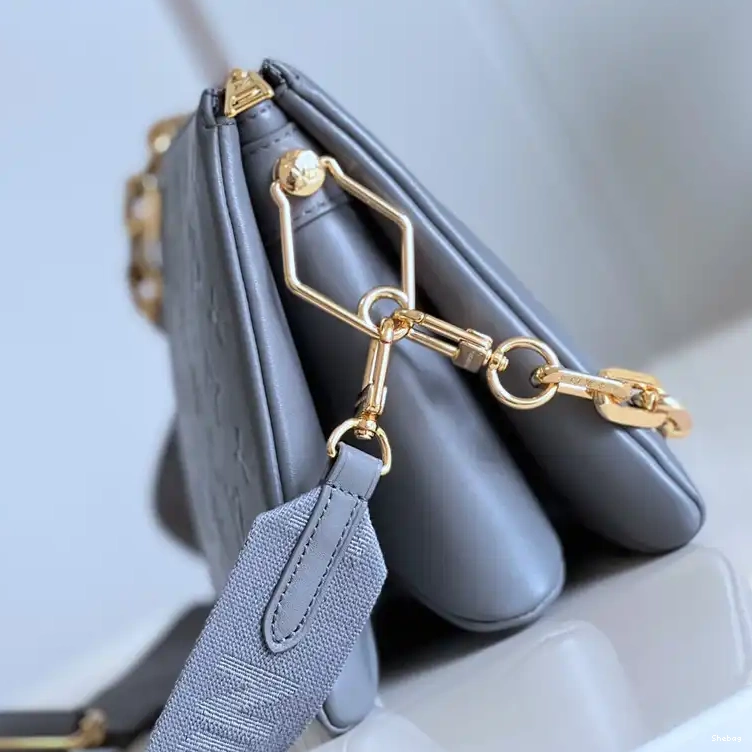 2210YA0091 LV Bag 0817